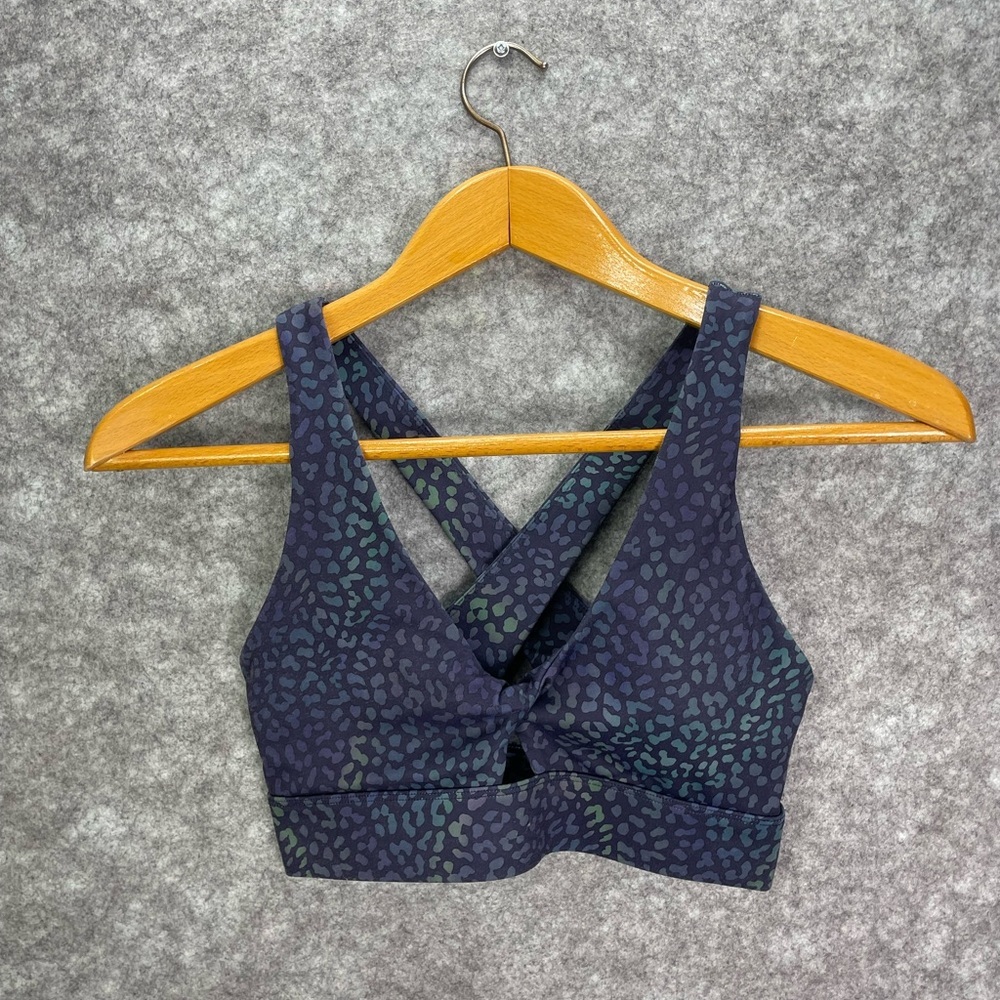 Women's Oasis Twist Cross-Back Yoga Bra - Leopard Print